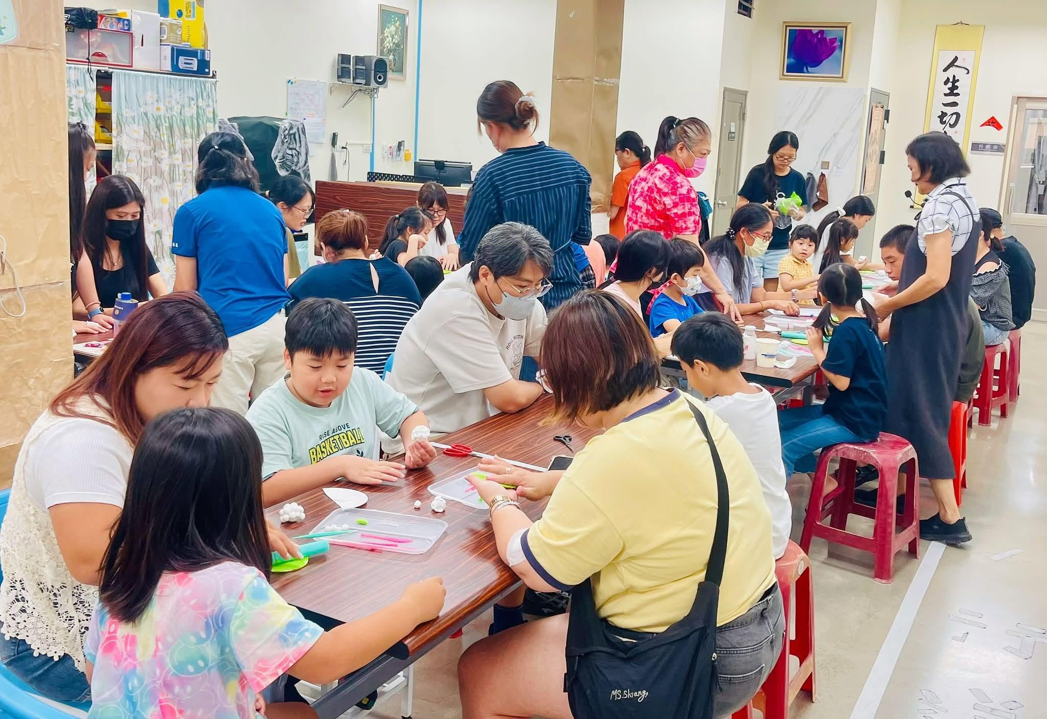 社團法人臺中市長幼關懷協會 推動親子教育